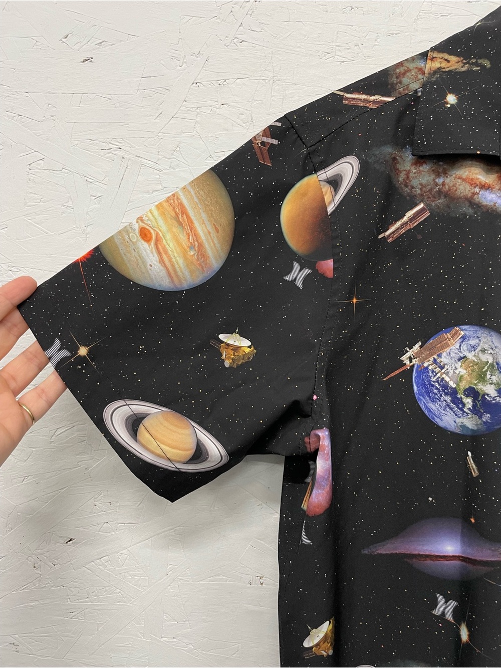 Hurley "Deep Space" AOP Button Down Short-Sleeve Shirt, Size L - Picture 5 of 9